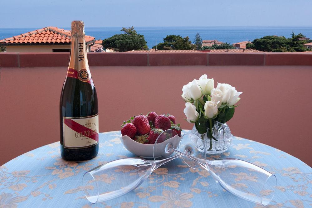 Swiss International Hotel Elba - Il Magnifico Марчіана-Марина Екстер'єр фото