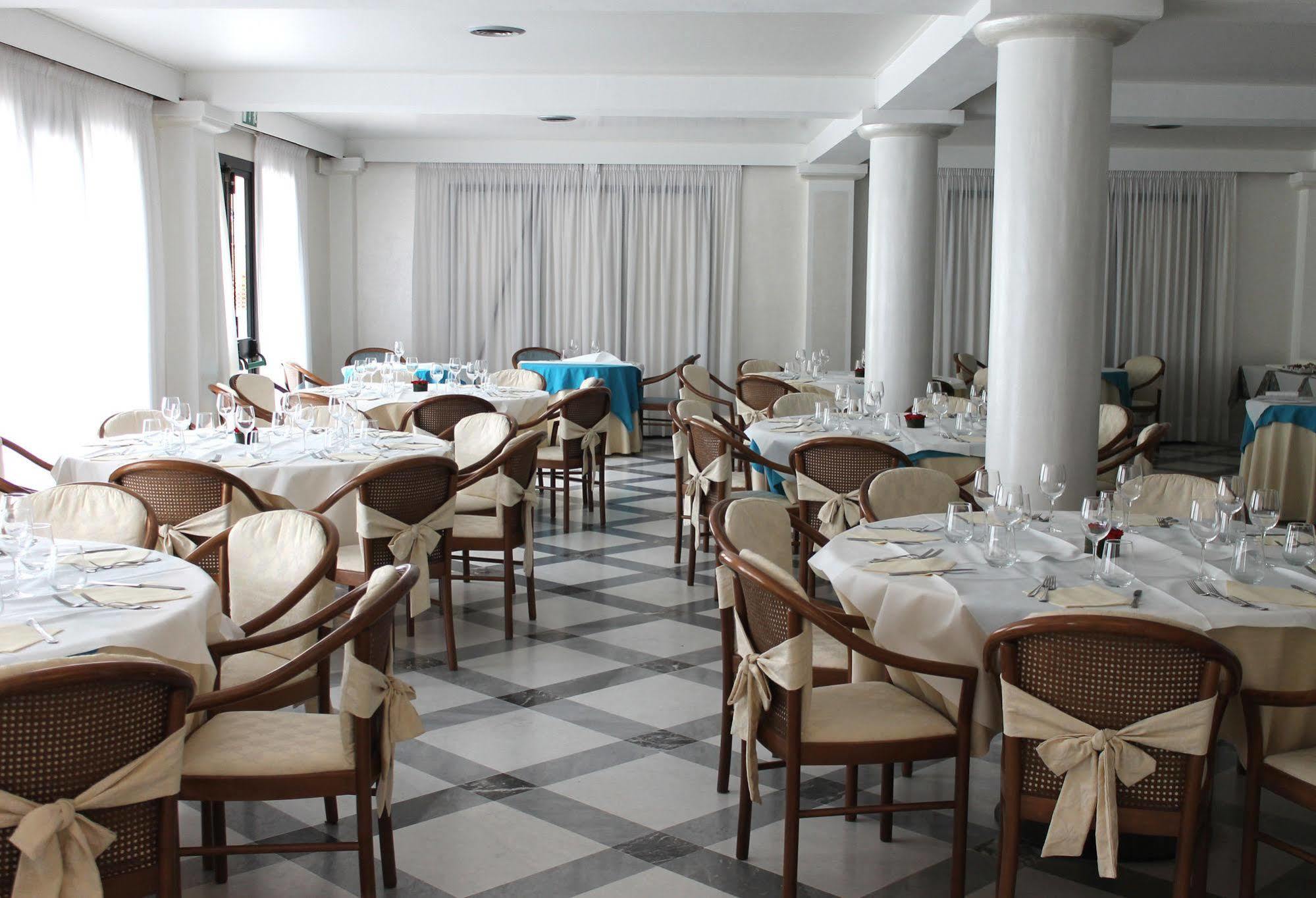 Swiss International Hotel Elba - Il Magnifico Марчіана-Марина Екстер'єр фото